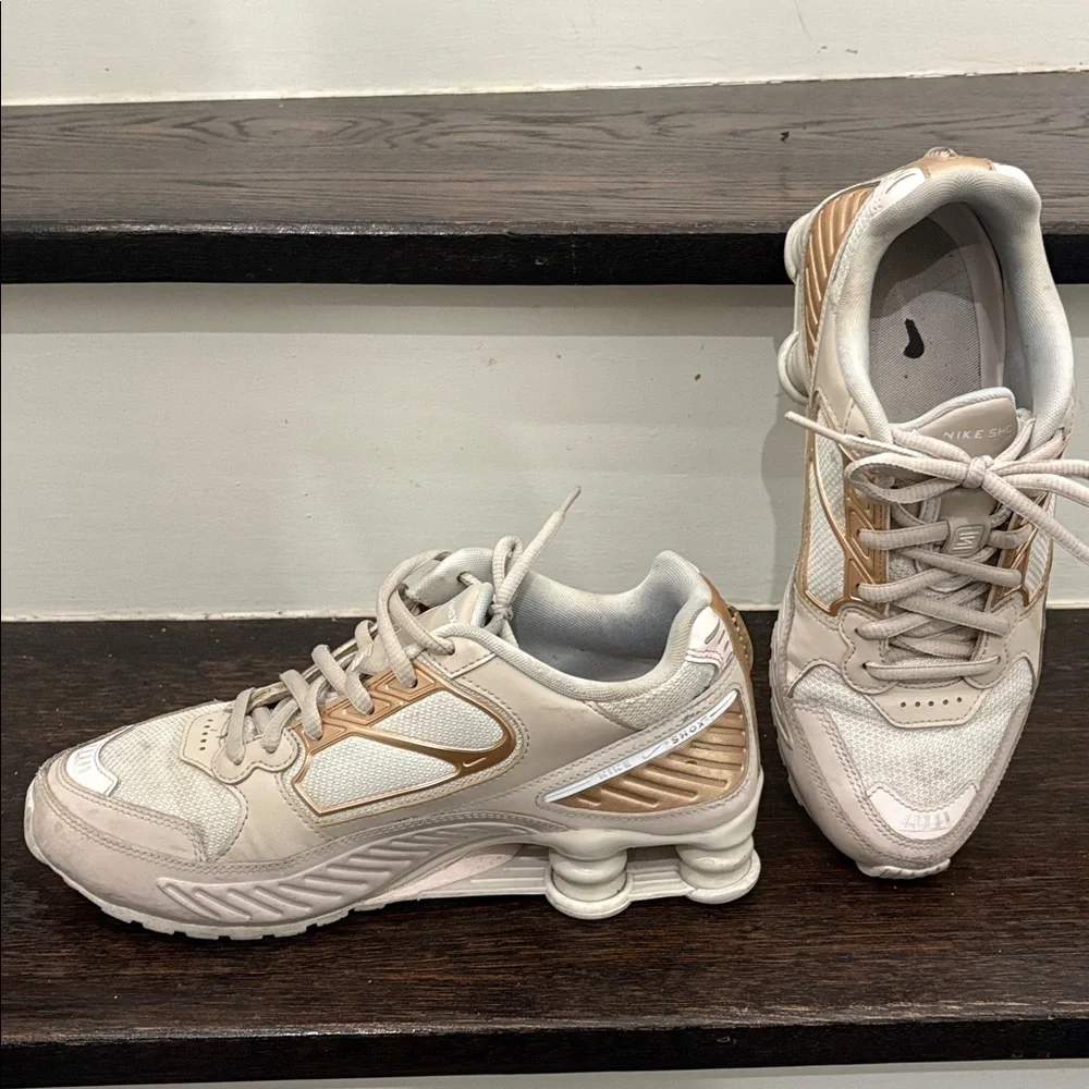 Nike Shox Women's Cream and Gold Sneakers - Picture 2 of 7